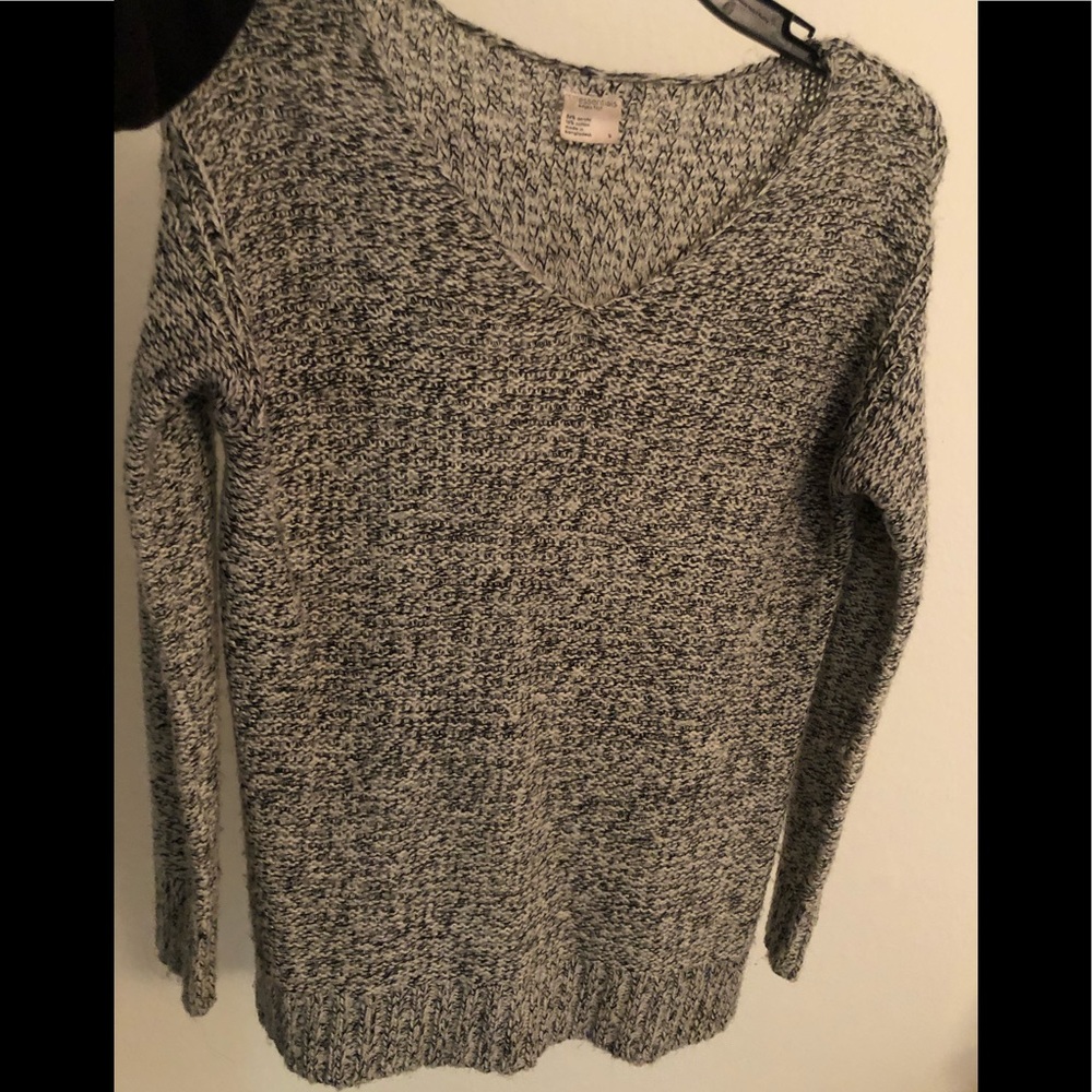 Grey/black sweater